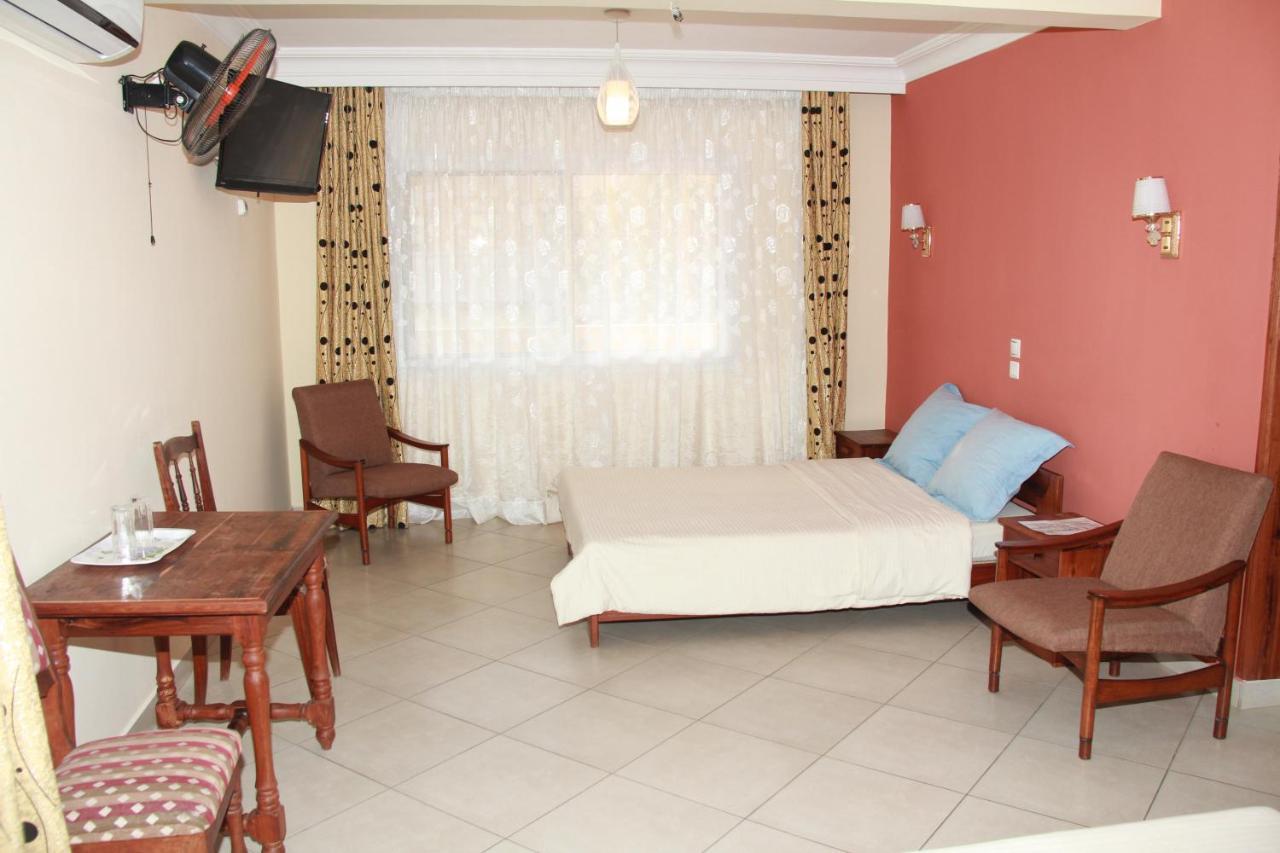 Hotel Menabe Morondava Extérieur photo