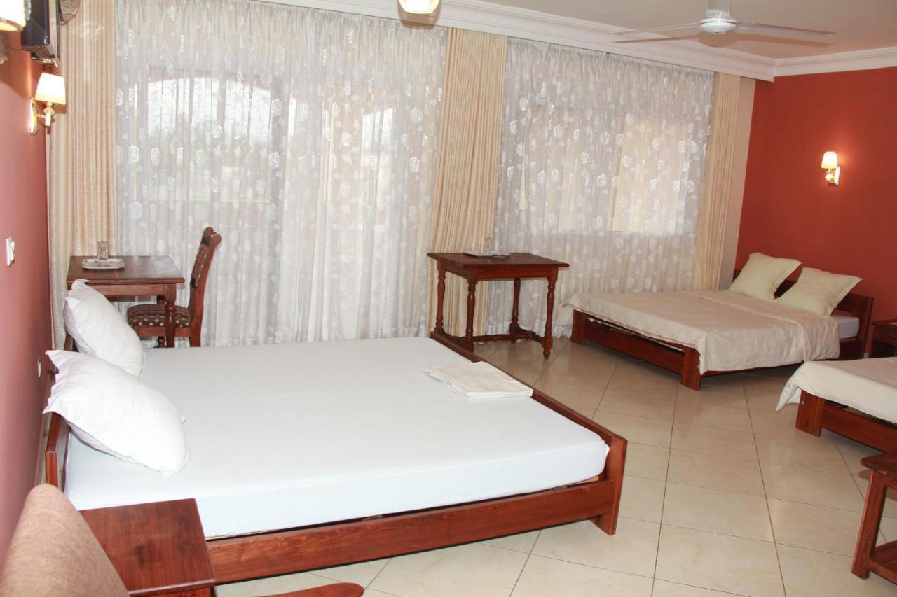 Hotel Menabe Morondava Extérieur photo