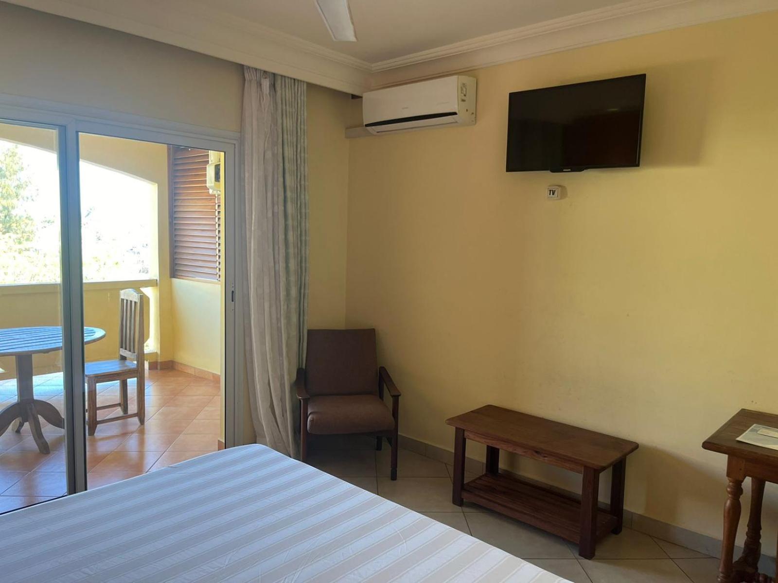 Hotel Menabe Morondava Extérieur photo