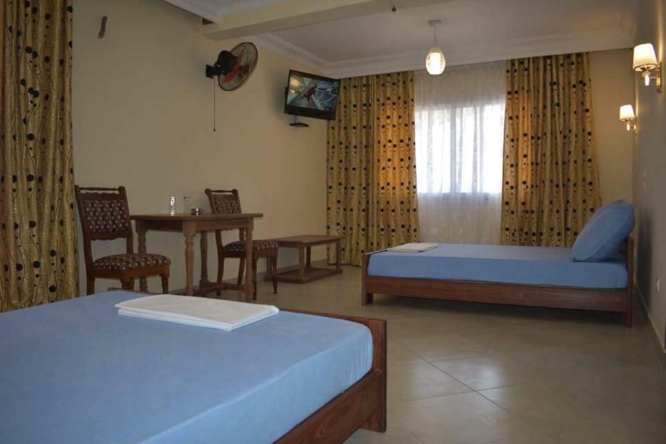 Hotel Menabe Morondava Extérieur photo