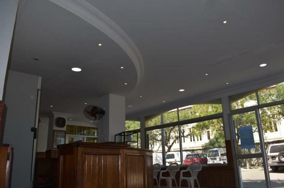 Hotel Menabe Morondava Extérieur photo