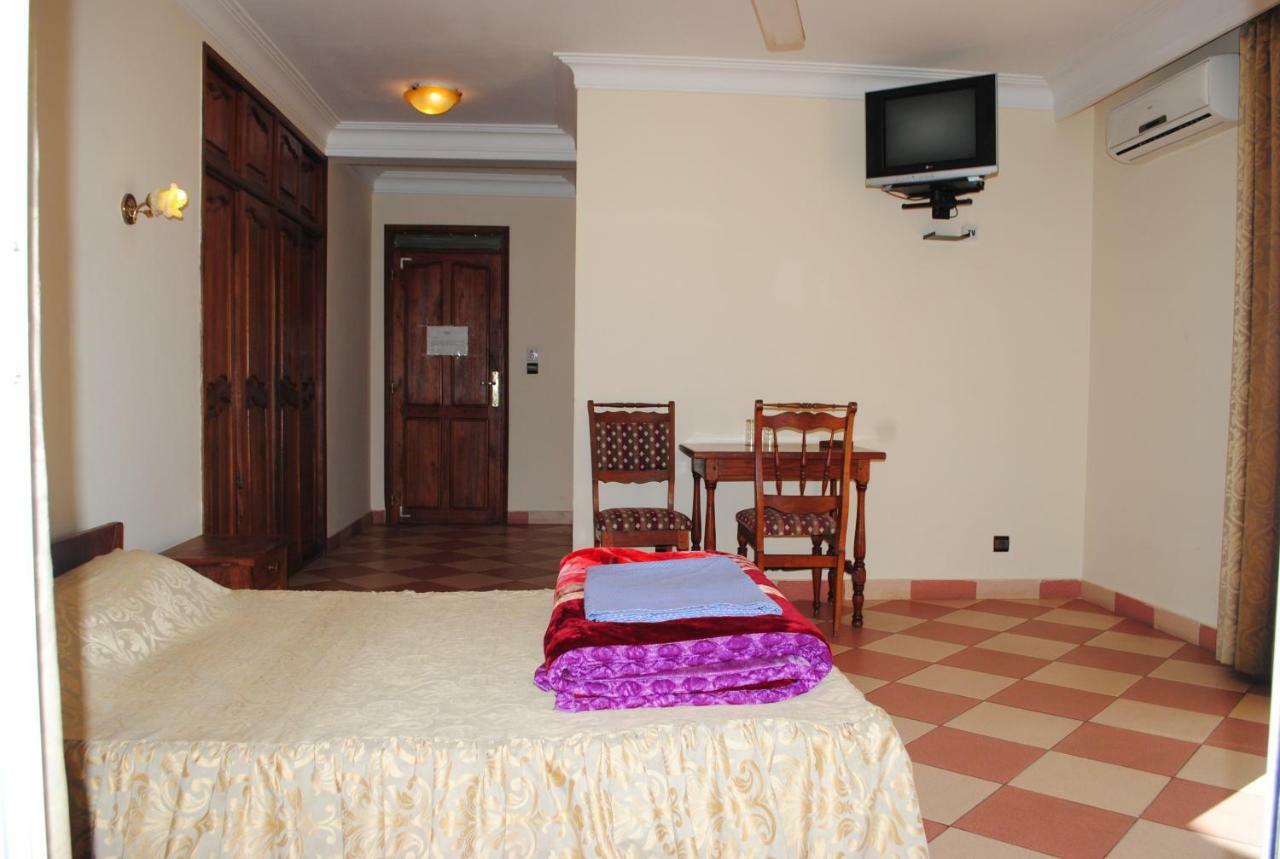Hotel Menabe Morondava Extérieur photo