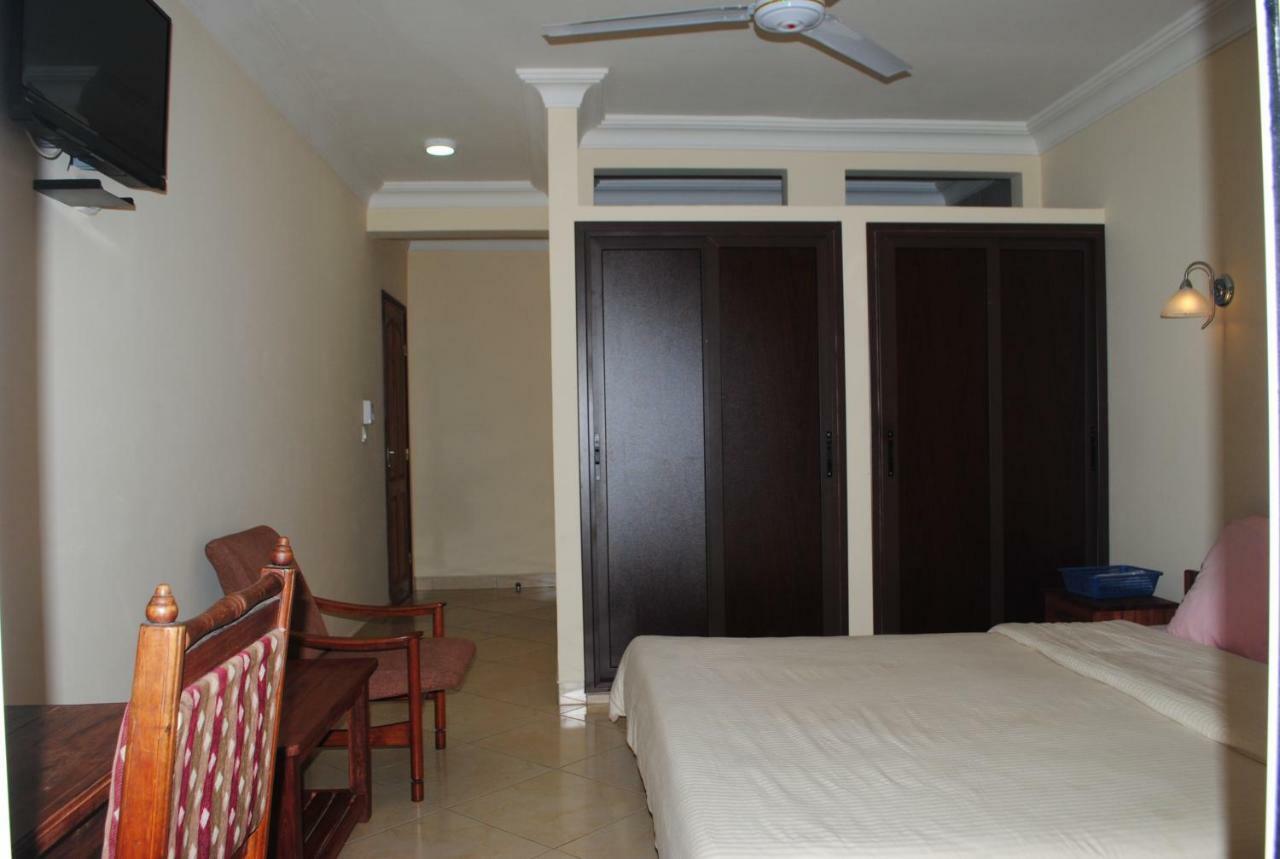 Hotel Menabe Morondava Extérieur photo