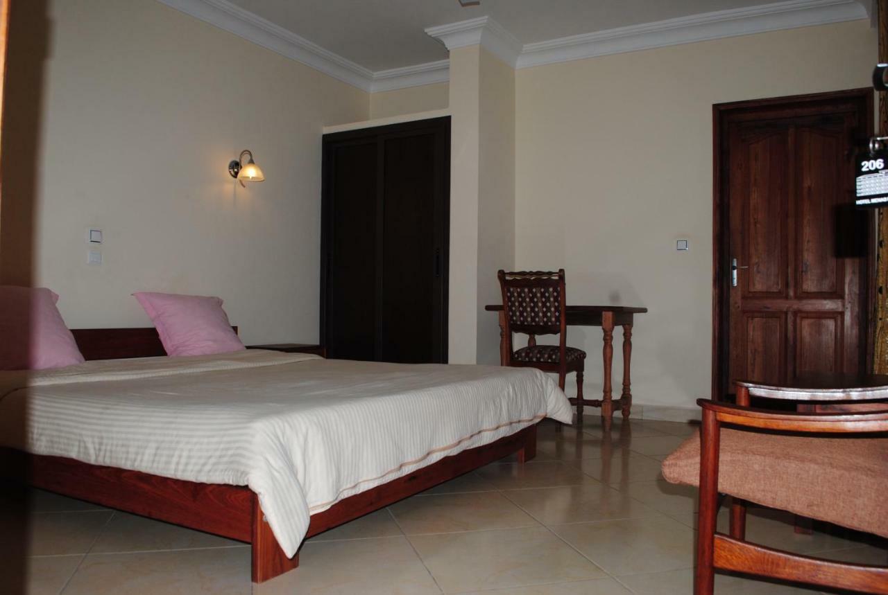 Hotel Menabe Morondava Extérieur photo