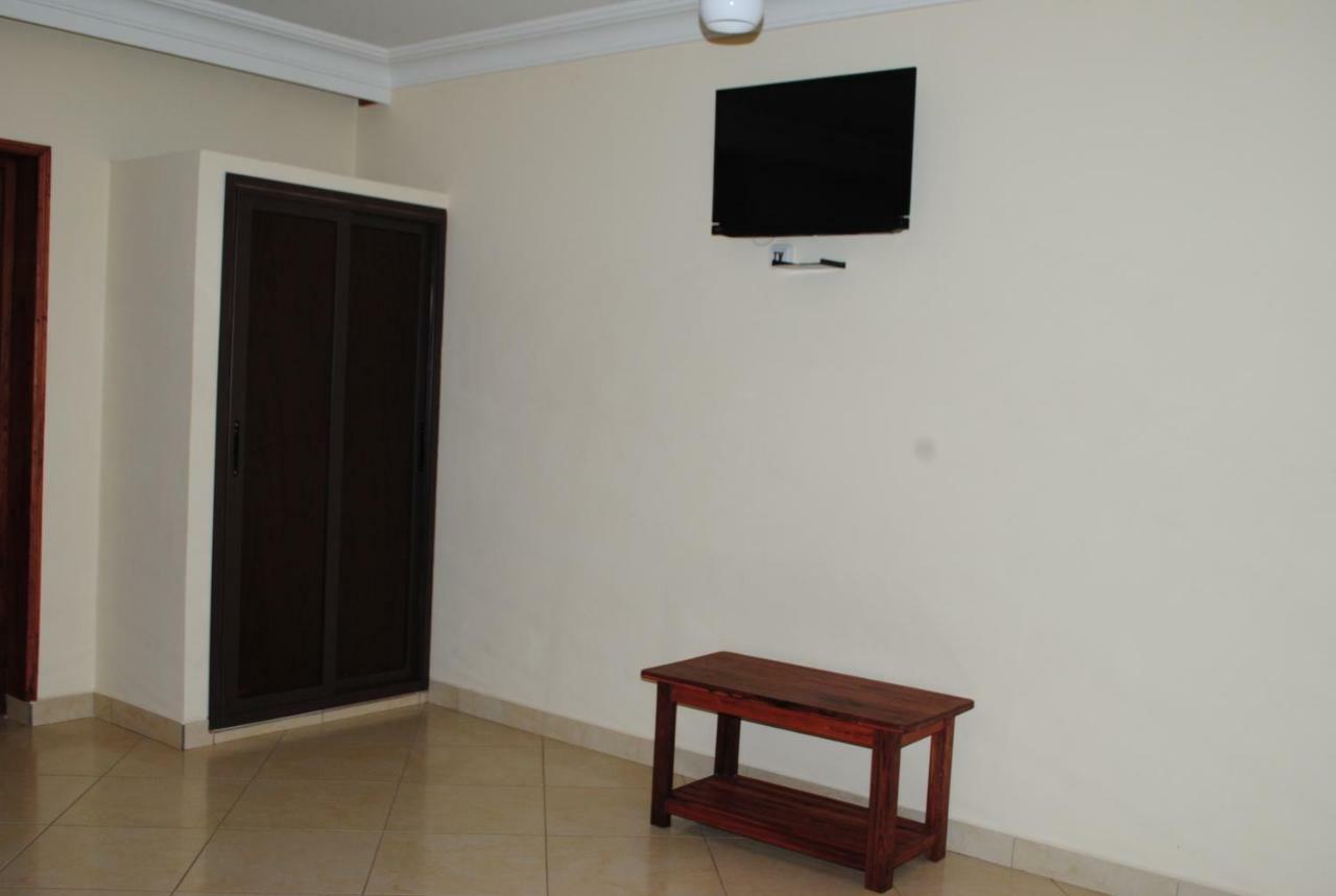 Hotel Menabe Morondava Extérieur photo